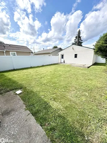 714 Hedge Avenue Burlington IA 52601