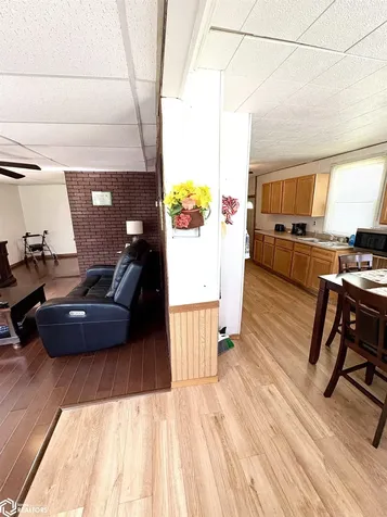 714 Hedge Avenue Burlington IA 52601
