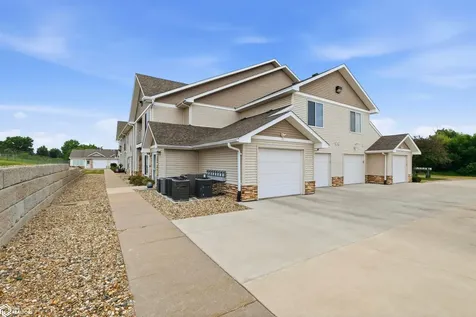 514B E Olive #404 Street Marshalltown IA 50158