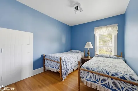 206 N Ellis Street Keota IA 52248
