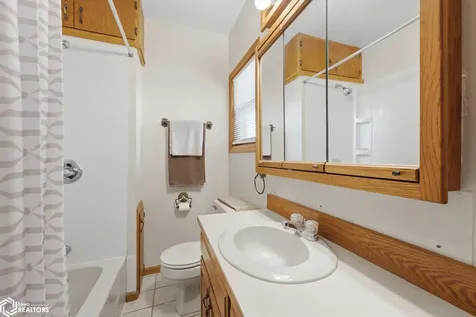 206 N Ellis Street Keota IA 52248
