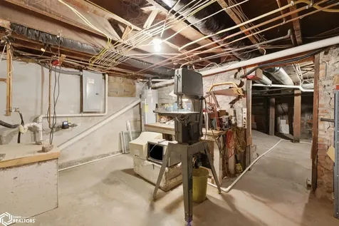 206 N Ellis Street Keota IA 52248