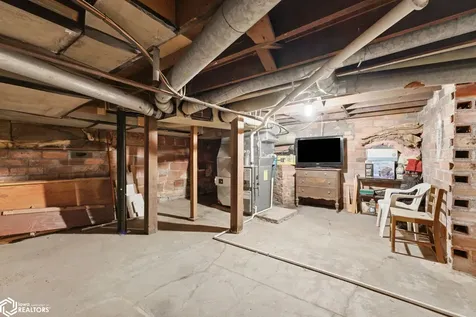206 N Ellis Street Keota IA 52248