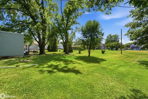 206 N Ellis Street Keota IA 52248