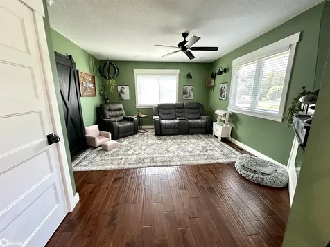 1634 5th Avenue Grinnell IA 50112