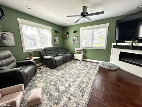 1634 5th Avenue Grinnell IA 50112