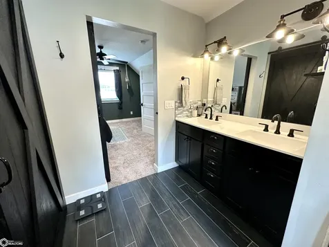 1634 5th Avenue Grinnell IA 50112