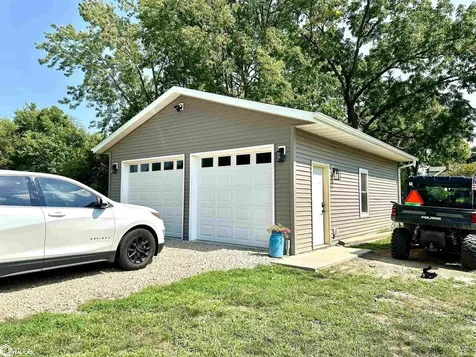 1634 5th Avenue Grinnell IA 50112