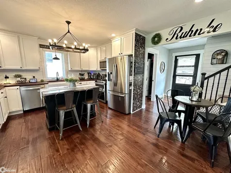 1634 5th Avenue Grinnell IA 50112