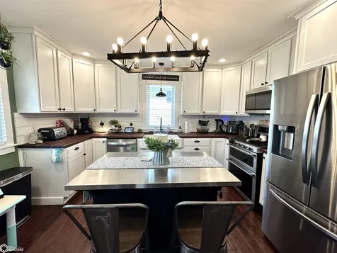 1634 5th Avenue Grinnell IA 50112
