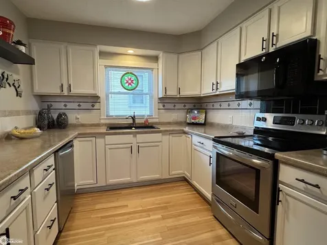 209 S 9th Street Clear Lake IA 50428