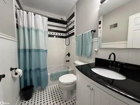 209 S 9th Street Clear Lake IA 50428
