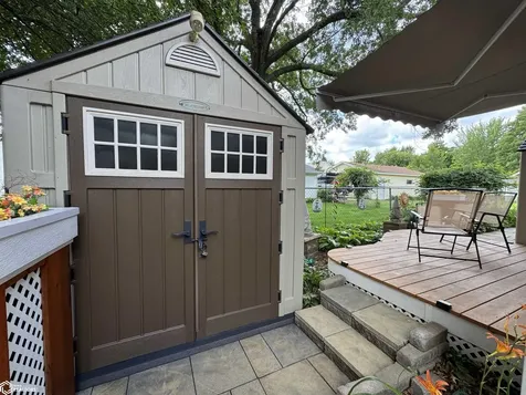 209 S 9th Street Clear Lake IA 50428