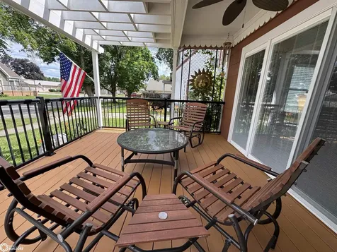 209 S 9th Street Clear Lake IA 50428