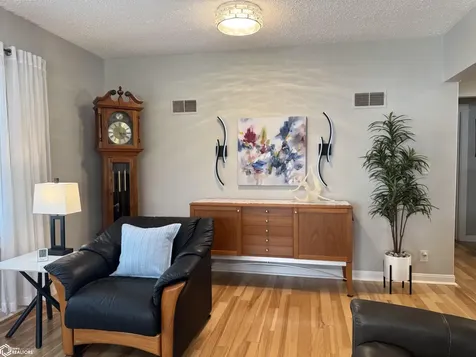 209 S 9th Street Clear Lake IA 50428