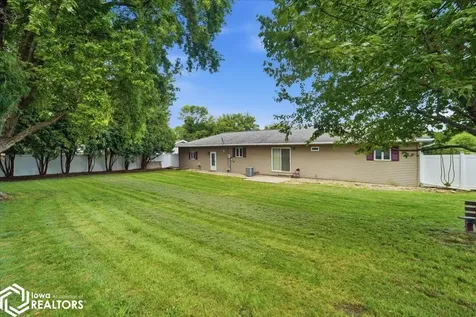 1002 7th Street Eldora IA 50627
