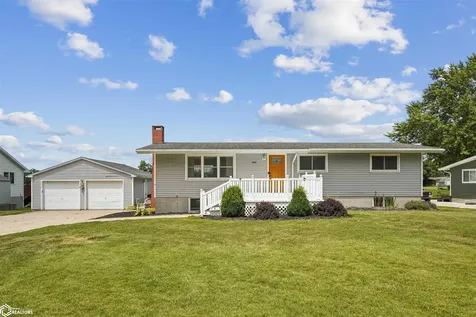 306 Meadowlane Drive Montezuma IA 50171