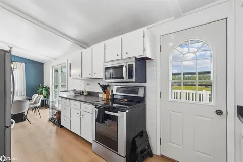 306 Meadowlane Drive Montezuma IA 50171
