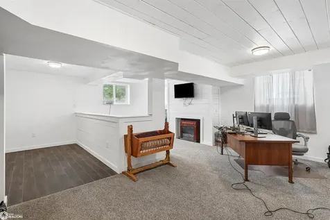 306 Meadowlane Drive Montezuma IA 50171