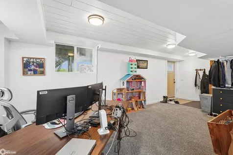 306 Meadowlane Drive Montezuma IA 50171