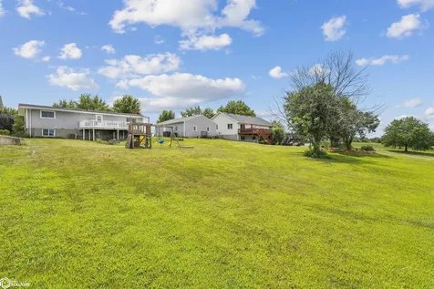 306 Meadowlane Drive Montezuma IA 50171