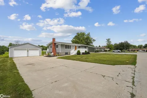 306 Meadowlane Drive Montezuma IA 50171