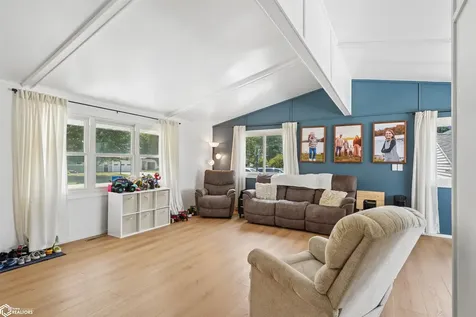 306 Meadowlane Drive Montezuma IA 50171