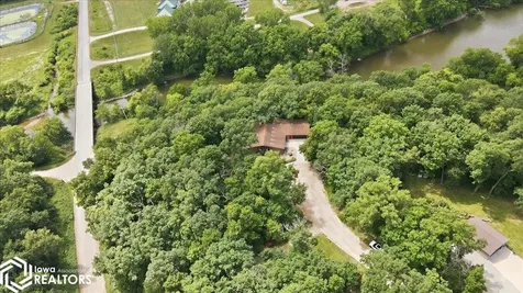 32008 234th Street Eldora IA 50627