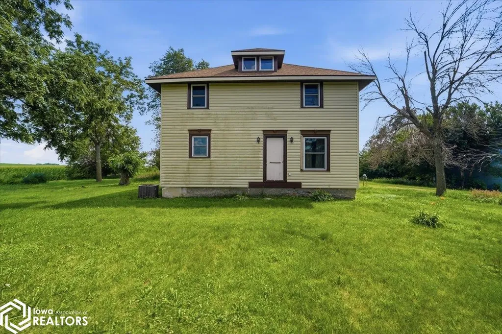 27698 195th Street Iowa Falls IA 50126