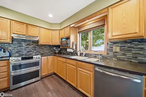2202 16th Avenue N Clear Lake IA 50428