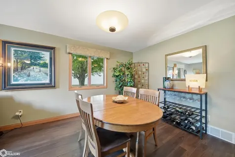 2202 16th Avenue N Clear Lake IA 50428