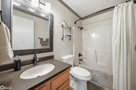 2202 16th Avenue N Clear Lake IA 50428
