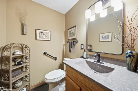 2202 16th Avenue N Clear Lake IA 50428