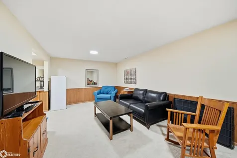 2202 16th Avenue N Clear Lake IA 50428