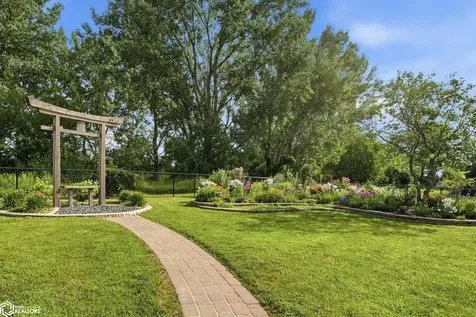 2202 16th Avenue N Clear Lake IA 50428