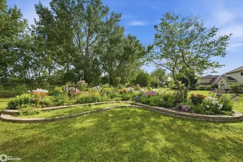 2202 16th Avenue N Clear Lake IA 50428