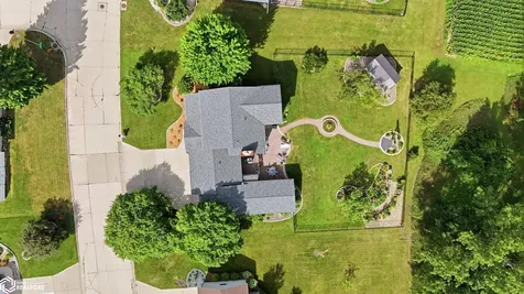 2202 16th Avenue N Clear Lake IA 50428