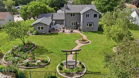 2202 16th Avenue N Clear Lake IA 50428