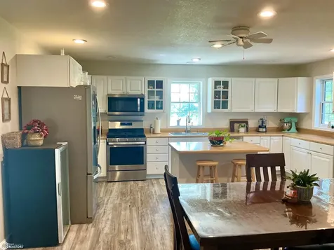 6947 205th Trail Albia IA 52531