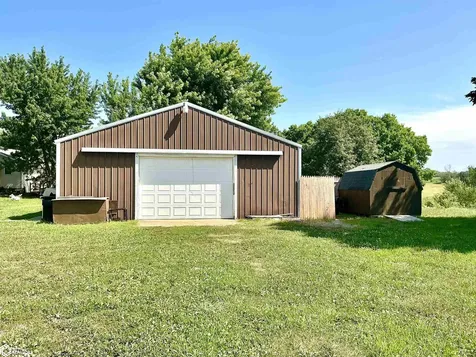 6947 205th Trail Albia IA 52531