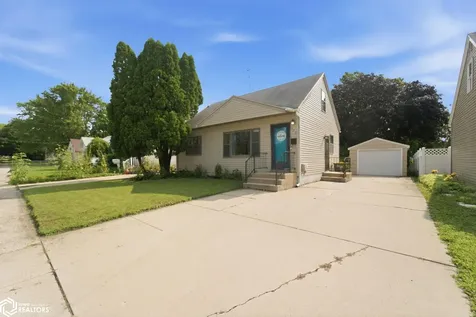 923 N Tyler Avenue Mason City IA 50401