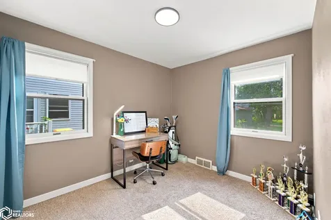 923 N Tyler Avenue Mason City IA 50401