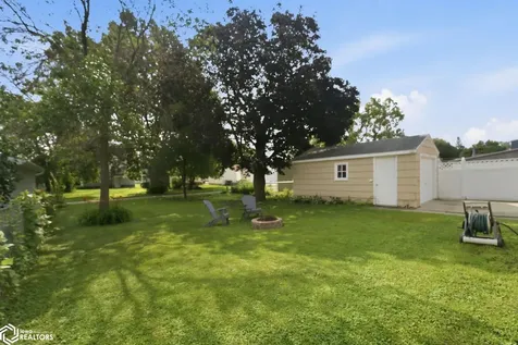 923 N Tyler Avenue Mason City IA 50401
