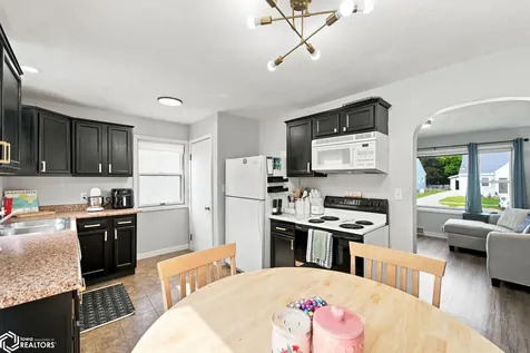 923 N Tyler Avenue Mason City IA 50401