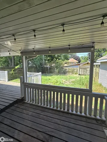 437 N 10th Street Oskaloosa IA 52577-1767