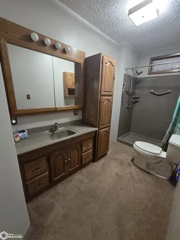 437 N 10th Street Oskaloosa IA 52577-1767