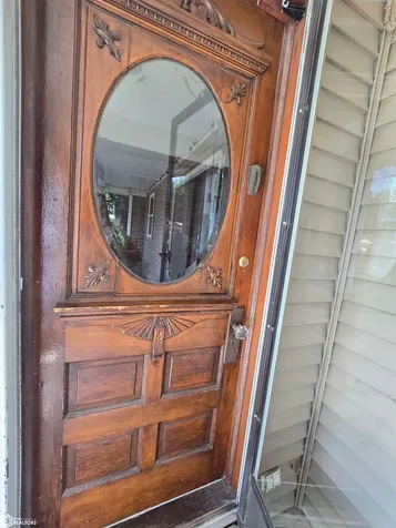 437 N 10th Street Oskaloosa IA 52577-1767