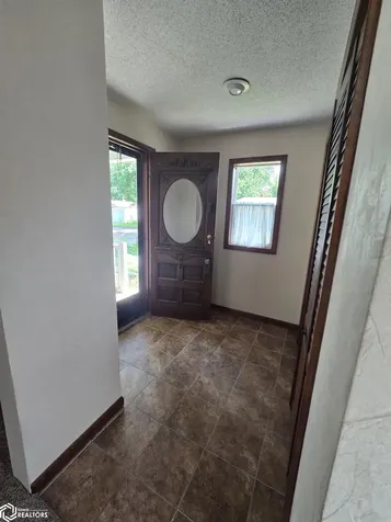 437 N 10th Street Oskaloosa IA 52577-1767