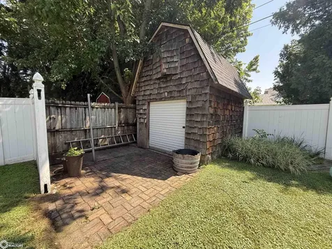 1604 S Leebrick Street Burlington IA 52601