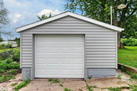 1312 W Church Street Marshalltown IA 50158